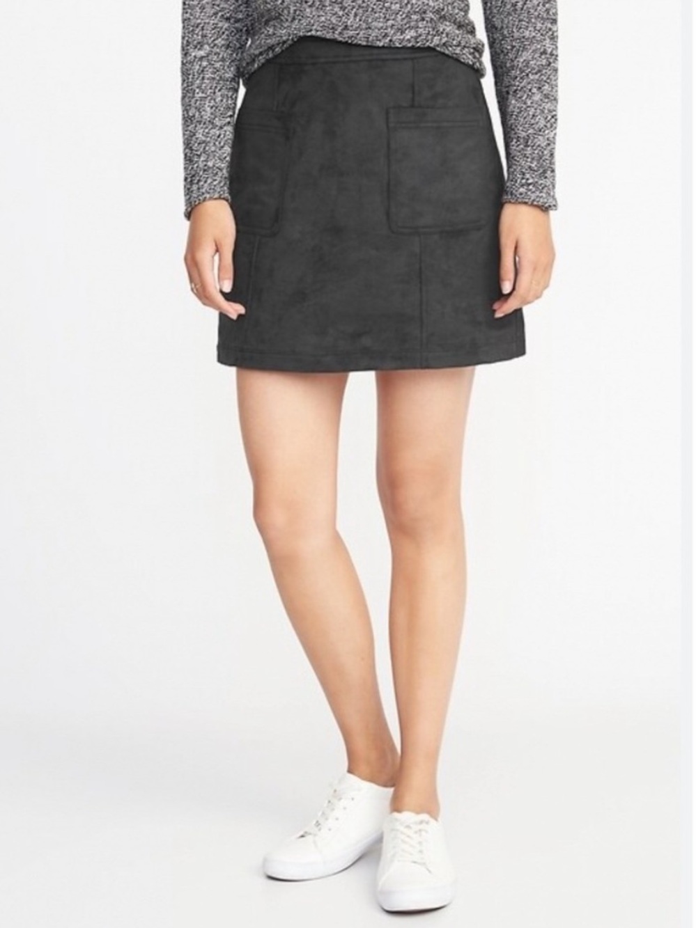 Old Navy Black Faux Suede A-Line Mini Skirt with Front Patch Pockets Size 4